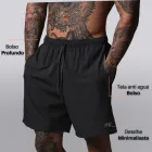 Bermuda Tactel Masculino preta com bolsos frontais e cordão.