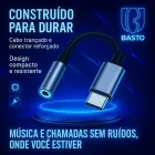 Cabo Adaptador USB-C para P2 preto trançado, conectores prateados.
