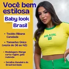 Baby look Brasil cropped amarela bordada com bandeira em mulher