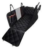 Capa de Proteção para Banco Traseiro Pets preta acolchoada com bolsos, tela e borda laranja