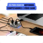 Hub USB transparente conectando laptop, smartphone e HD externo, para Case HD Slim.