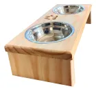 Comedouro elevado duplo de madeira pinus com dois potes inox e patinhas gravadas