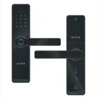 Duas fechaduras digitais Elsys pretas com teclado e biometria.