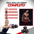 Kit halteres, barra e anilhas ajustáveis pretos e vermelhos, com homem e mulher treinando.