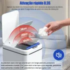 Lixeira inteligente automática branca com sensor de movimento e mão descartando lixo