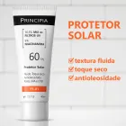 Tubo branco de Protetor Solar Principia com FPS 60 e detalhes laranja.