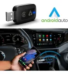 Adaptador Carplay Android Auto preto, luz azul, smartphone e tela de carro com apps.