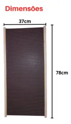 Rampa para cachorro com superfície escura texturizada e bordas de madeira clara, mostrando dimensões.