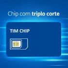 Cartão Tim Chip azul com chip dourado e recorte.