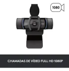 Webcam Logitech C920s Pro preta com linha azul e obturador aberto